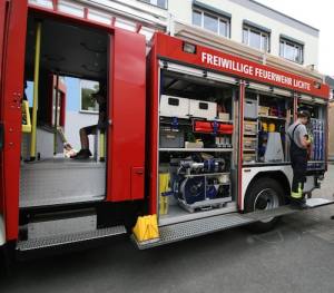 SchülerInnen der SABEL Schule Saalfeld nehmen am Workshop der Freiwilligen Feuerwehr teil